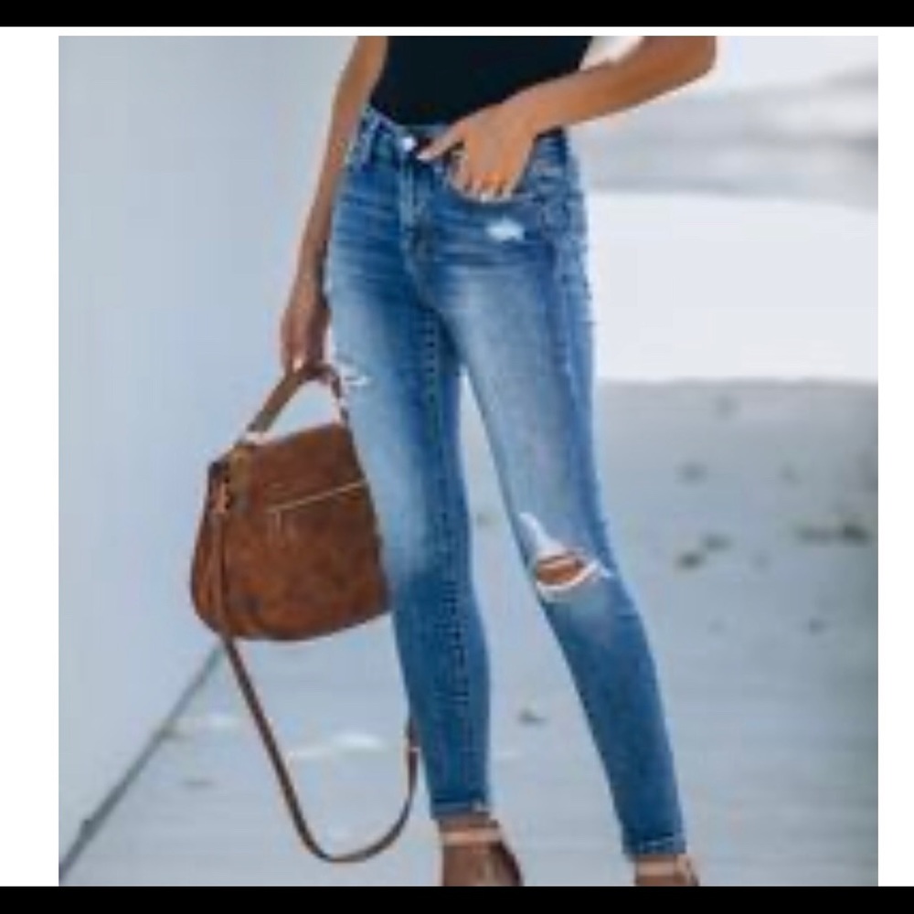 Brand new, never worn Vici jeans!